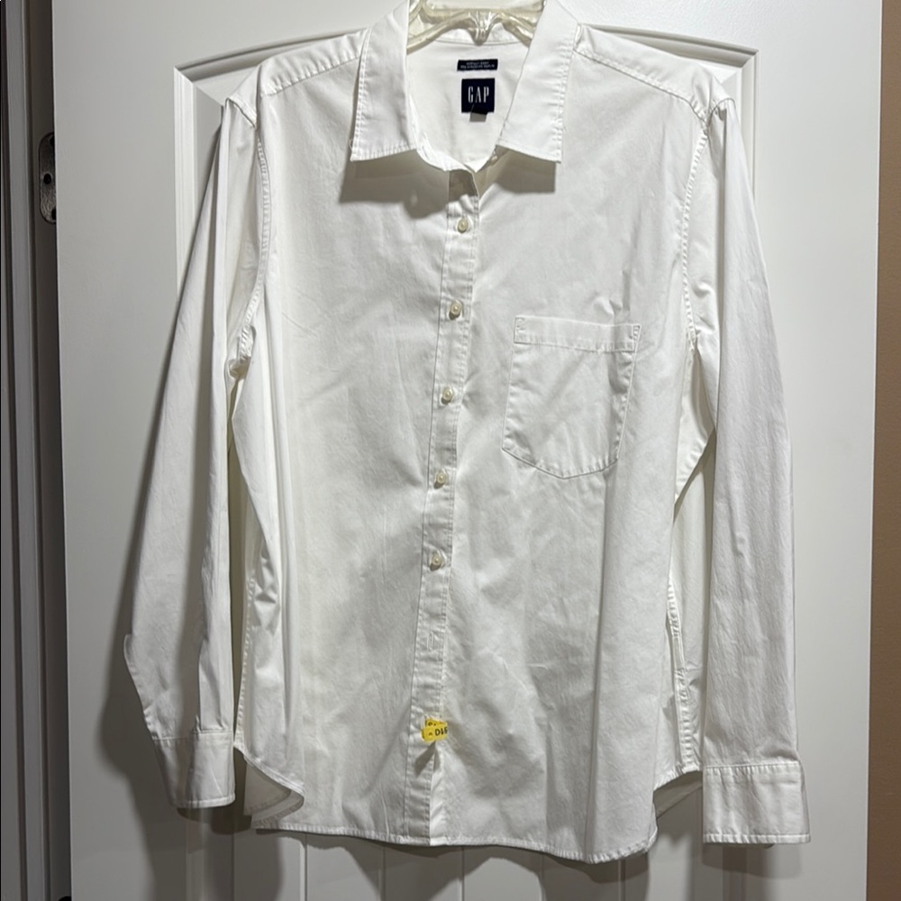 GAP White Casual Button Down Shirt Lightweight Cotton